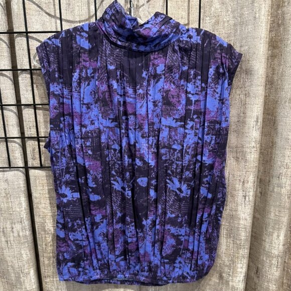 Bindu Emily Sleeveless Mock Neck Blouse - Picture 2 of 3